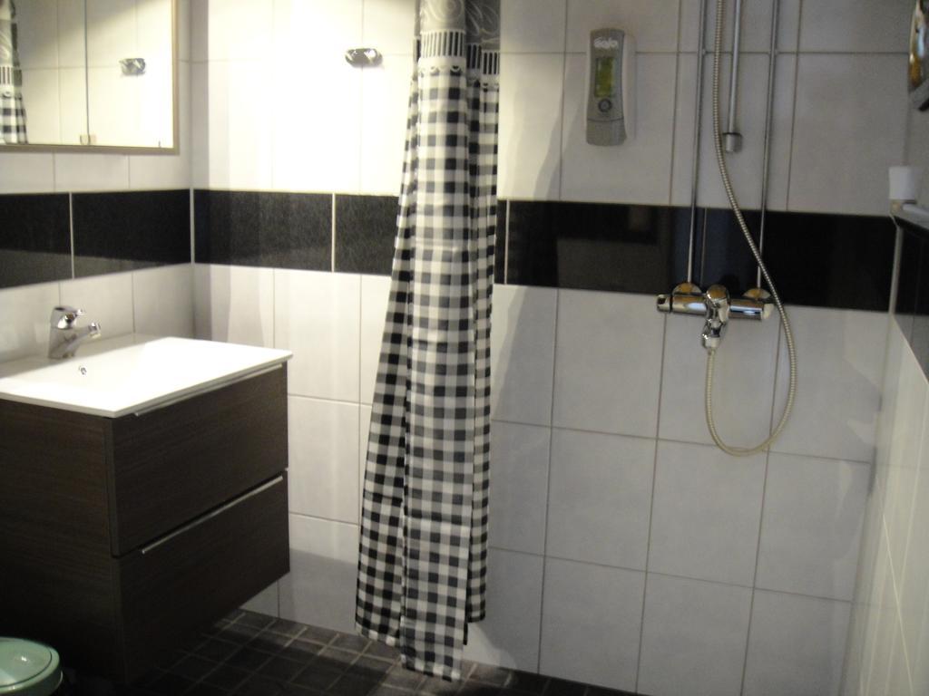 Lentaevae Kalakukko -Veturi B&B Kuopio Room photo